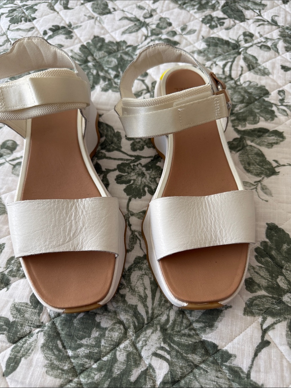 Sorel white, kinetic sandal
